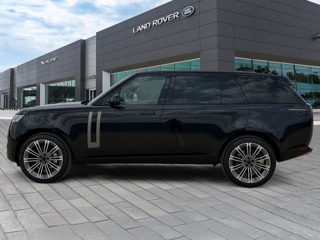 New 2026 Santorini Black Land Rover SE image 2