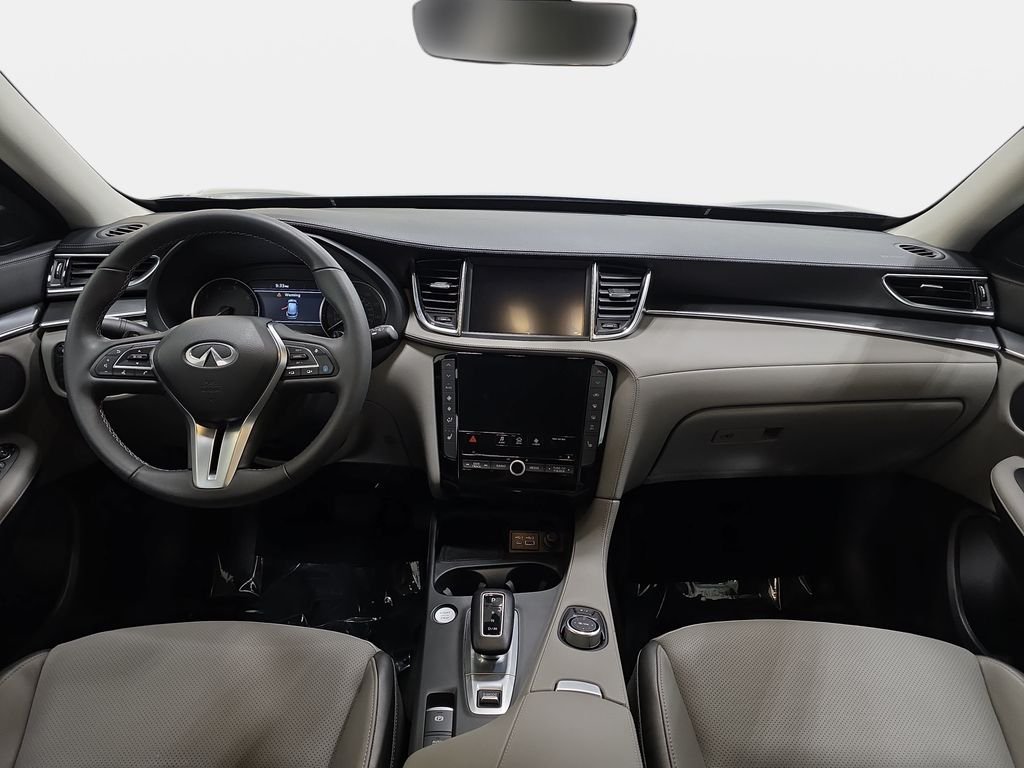 Certified Used 2025 Graphite Shadow INFINITI LUXE image 9