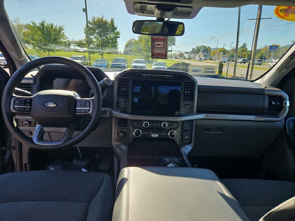 Used 2024 Gray Ford XLT image 13