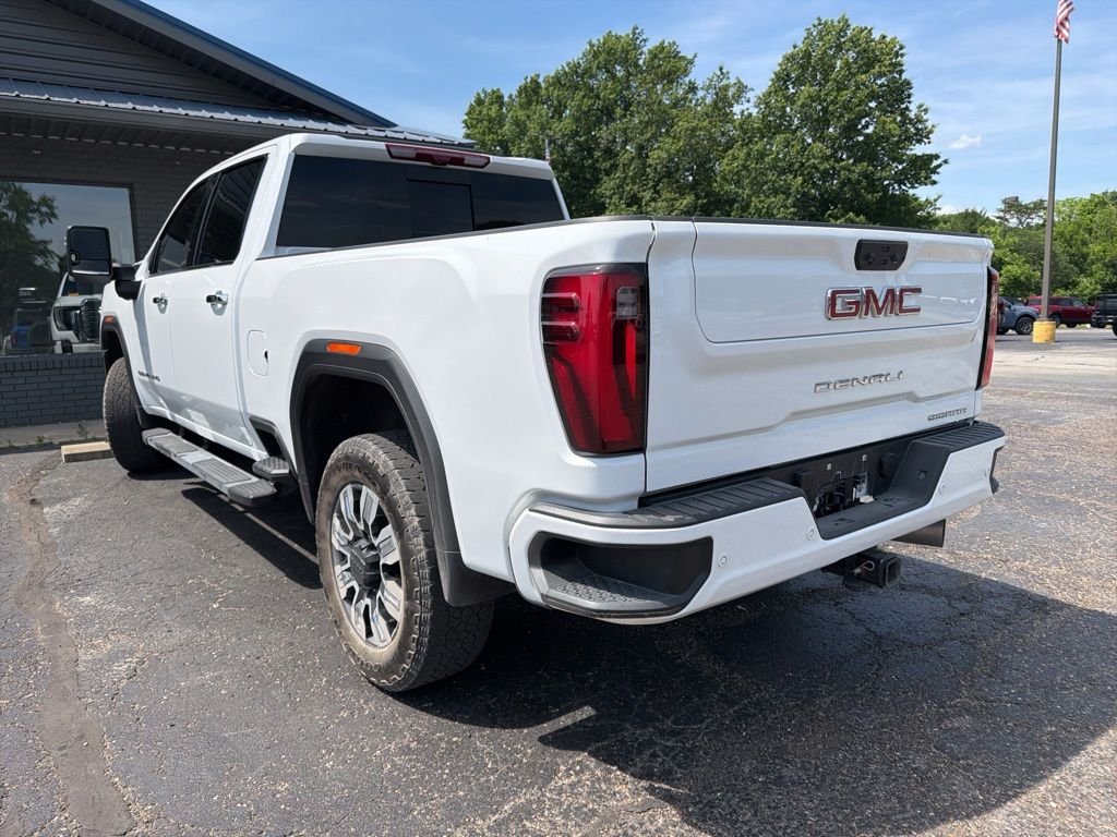 Used 2025 White GMC Denali image 4