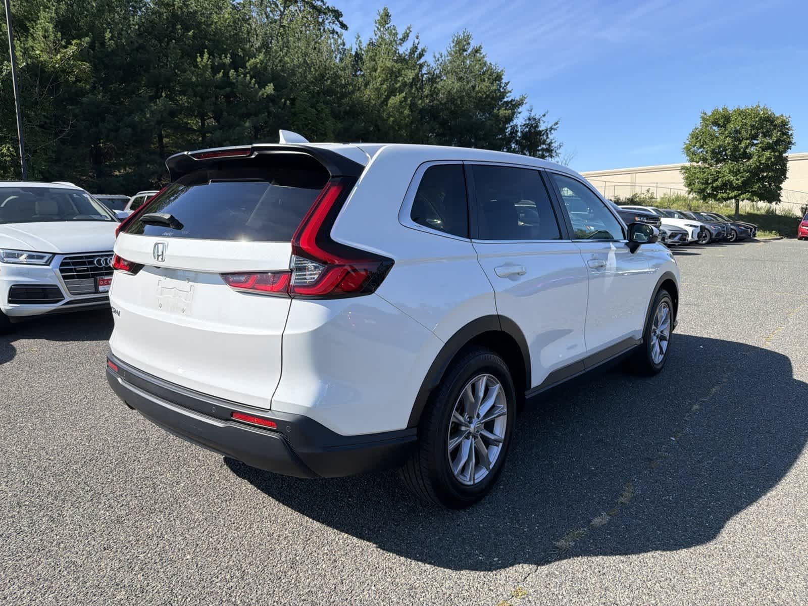 Certified Used 2024 Platinum White Pearl Honda EX-L image 5