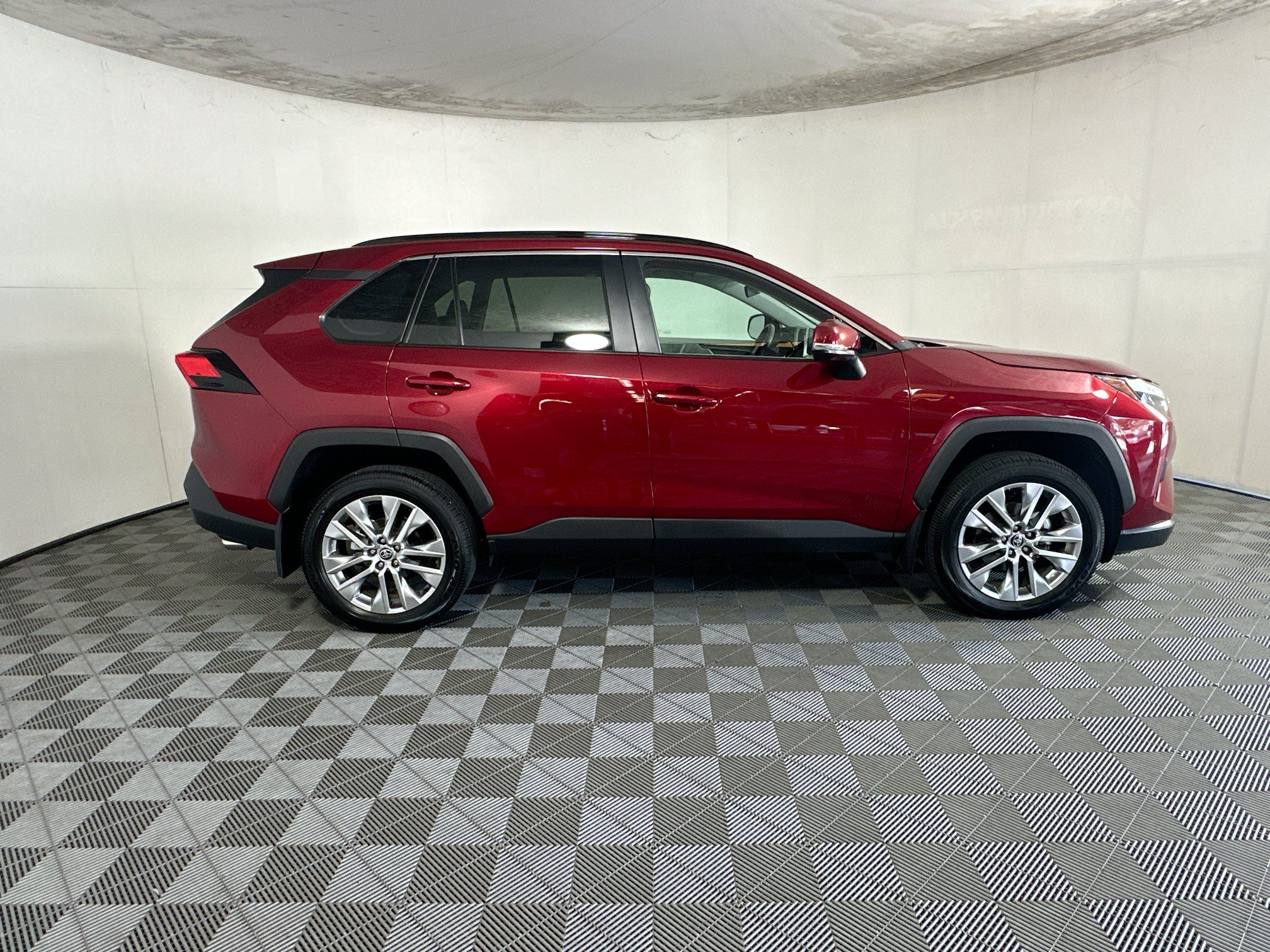Used 2024 Pearl Toyota XLE Premium image 2