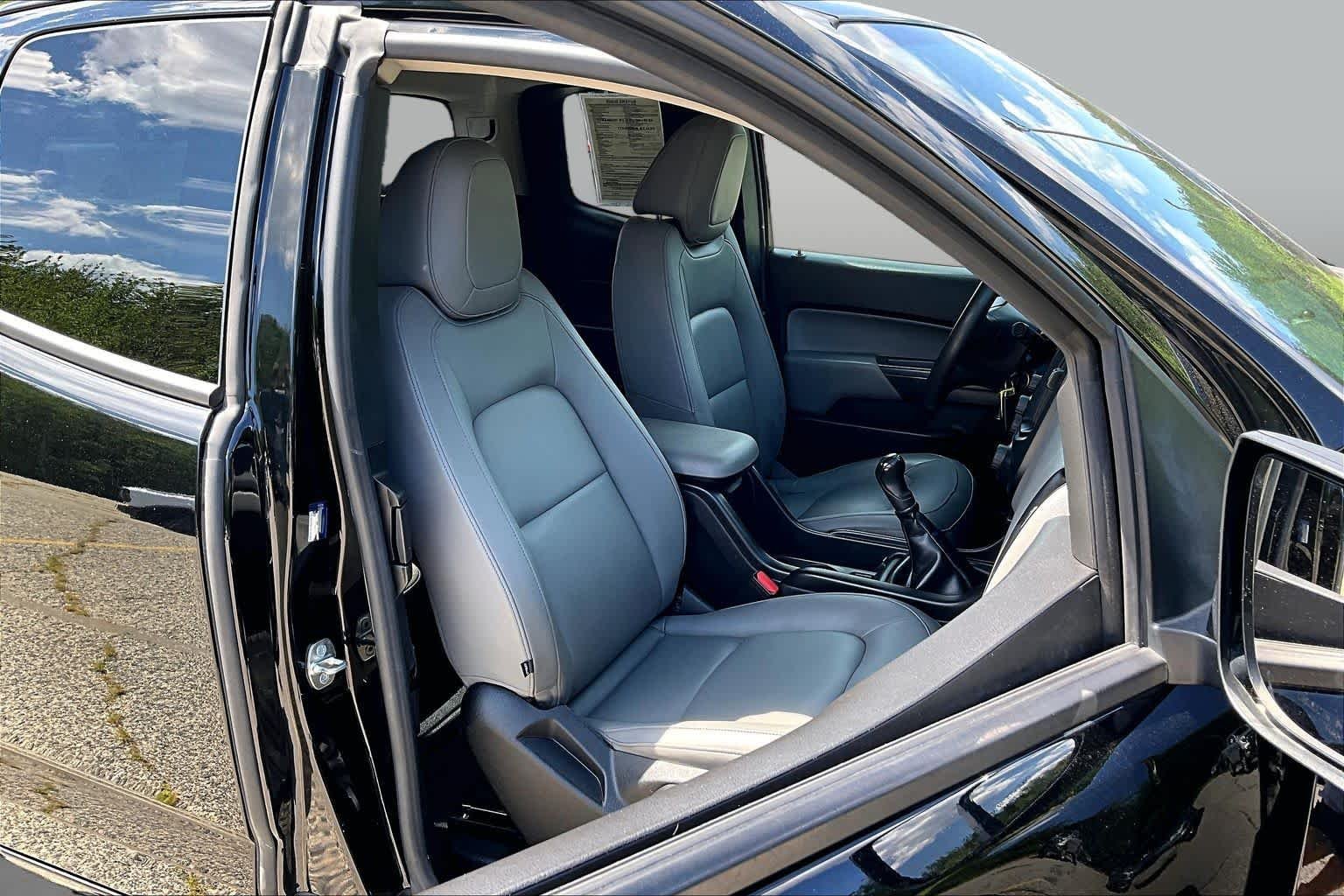 Used 2017 Onyx Black GMC 2WD SL image 8