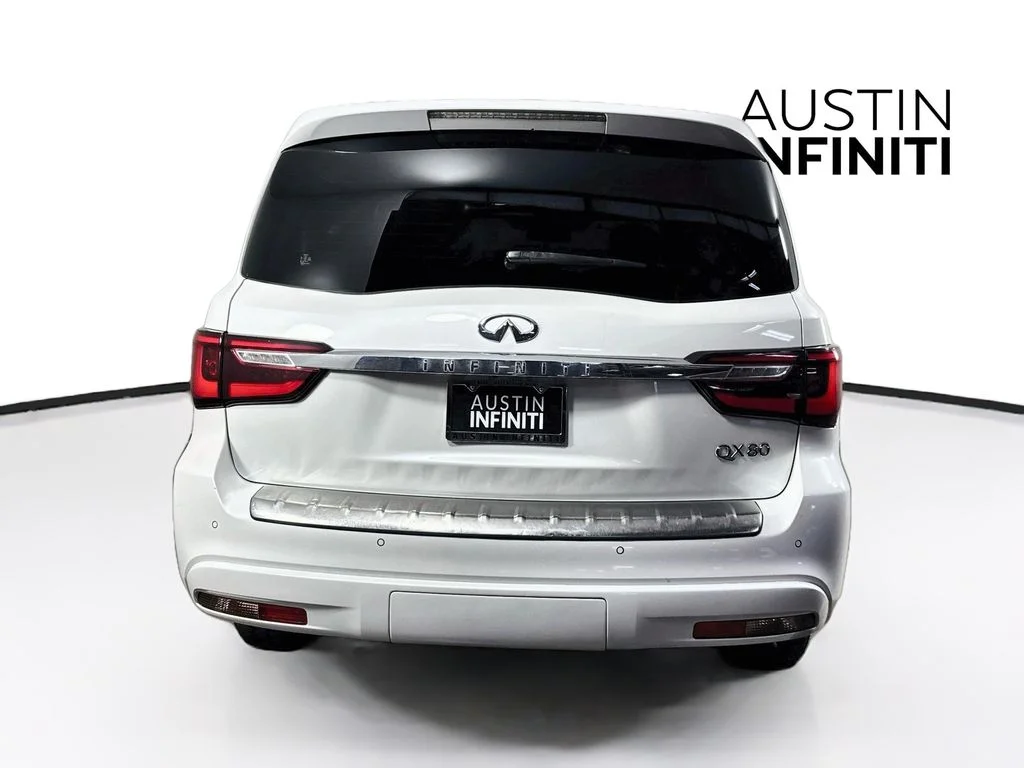 Used 2018 White INFINITI  image 6