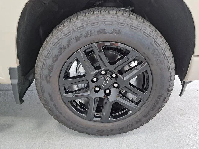 Used 2026 White Chevrolet RST image 30