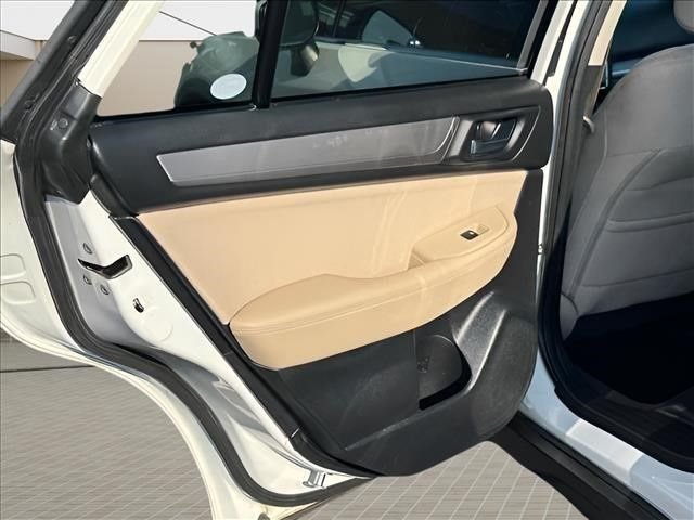 Used 2019 White Subaru 2.5i Premium image 13