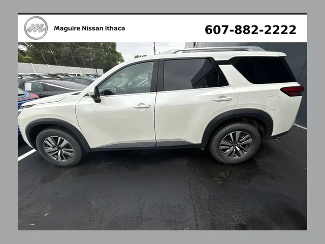 2023 Nissan Pathfinder SL