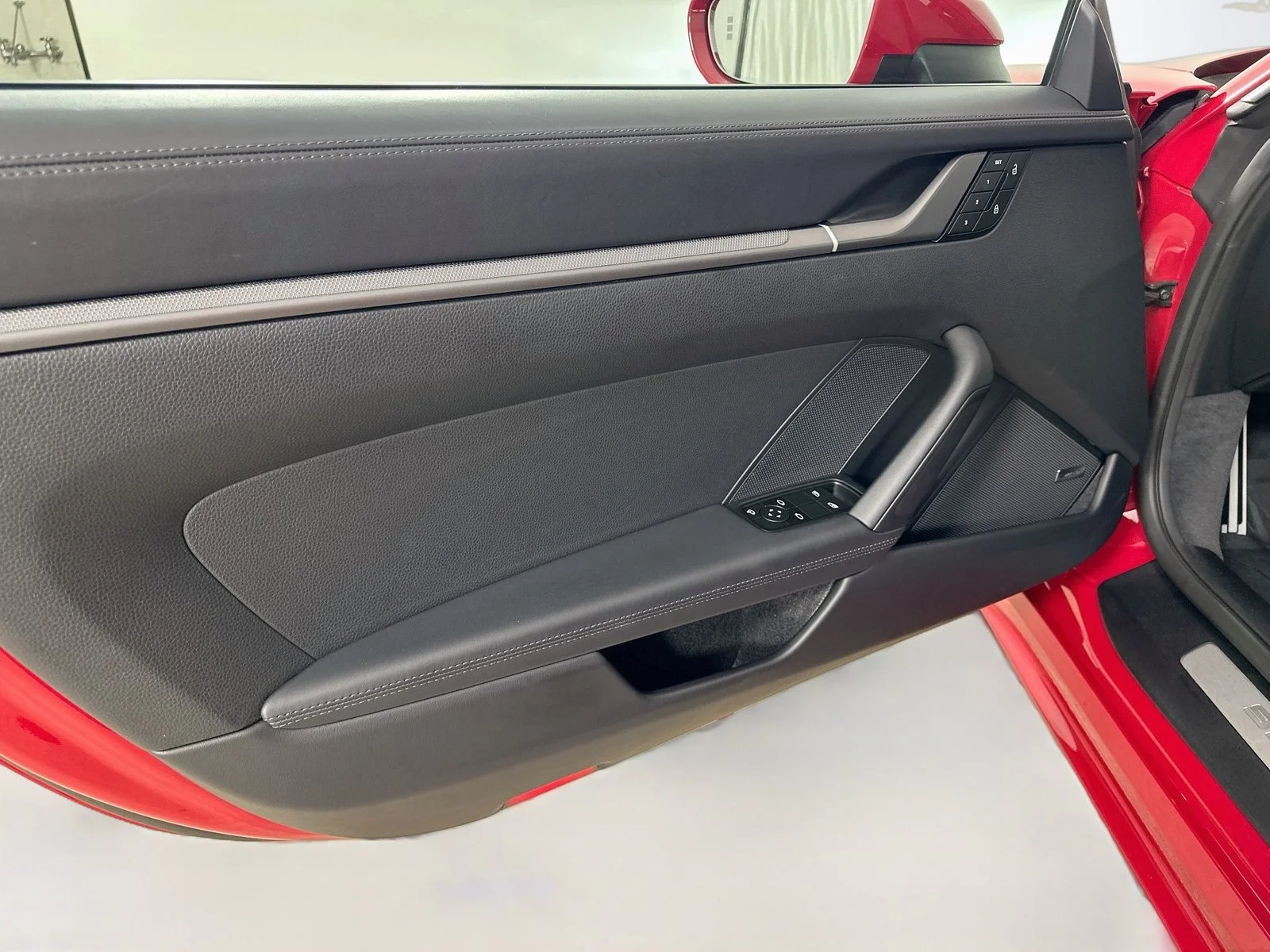 Used 2025 Red Porsche  image 15
