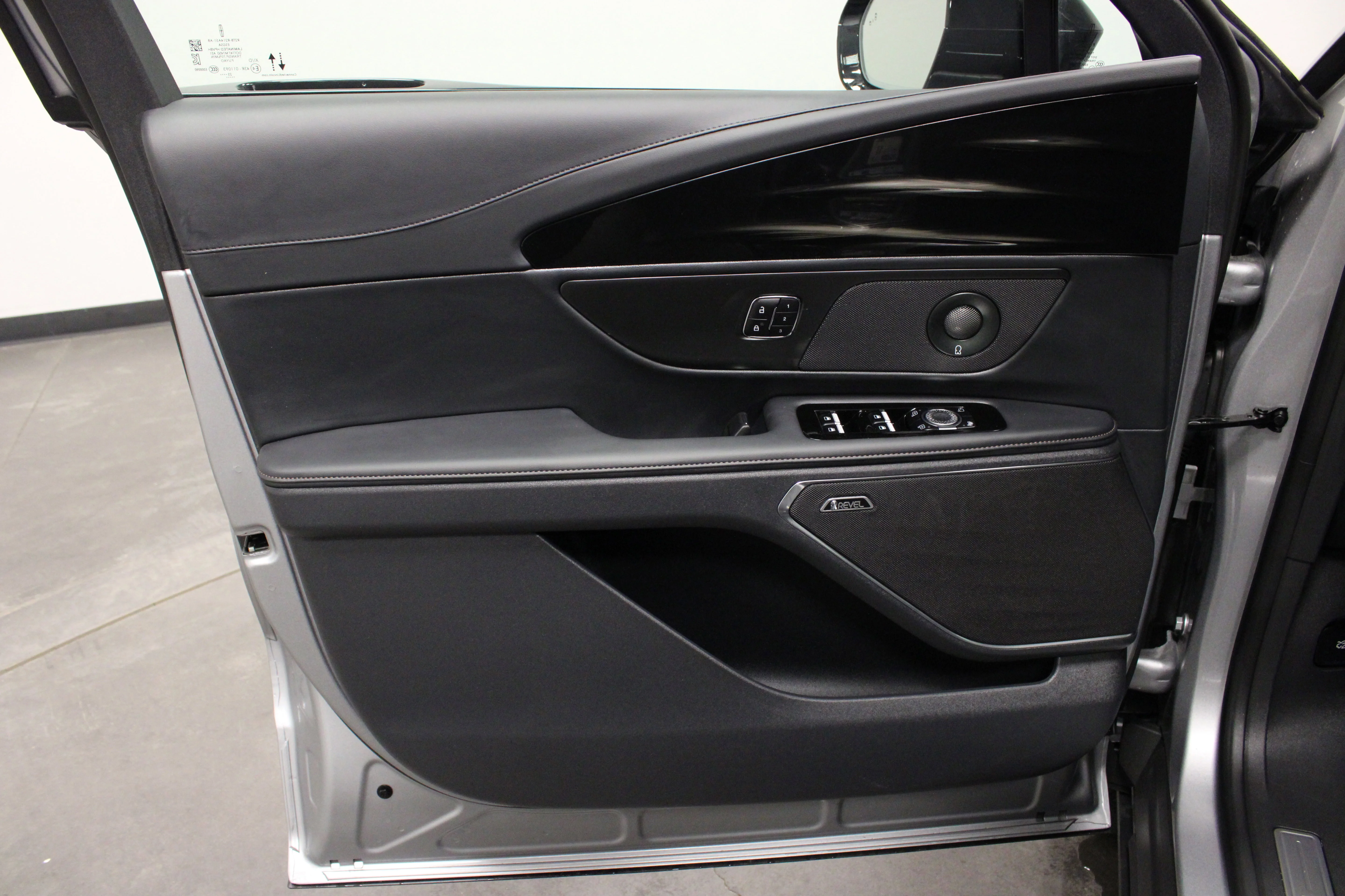 Used 2026 Radiance Metallic Lincoln Premiere image 19