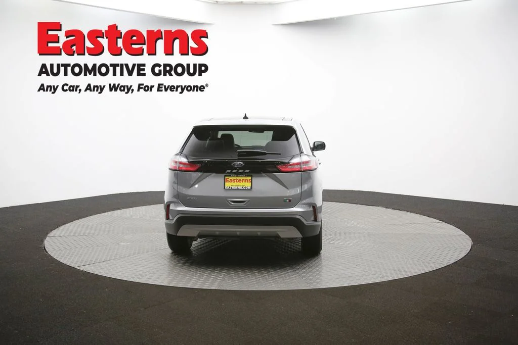 Used 2023 Silver Ford SEL image 34