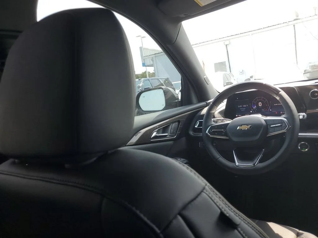 New 2026 Mosaic Black Metallic Chevrolet High Country image 15