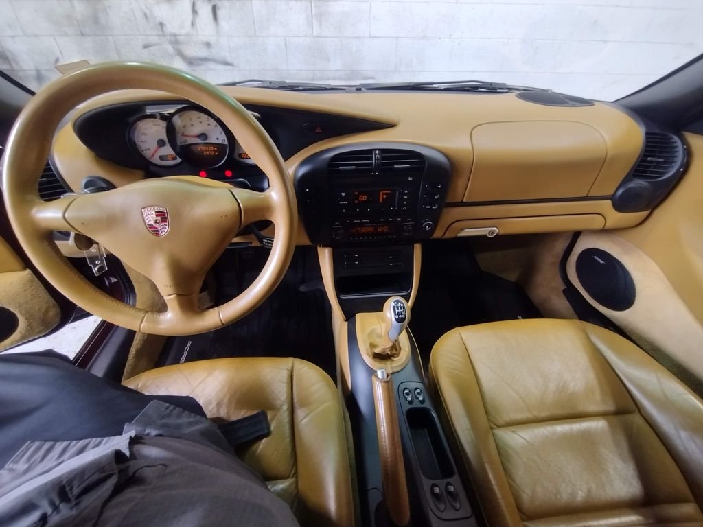 Used 2004  Porsche Base image 31