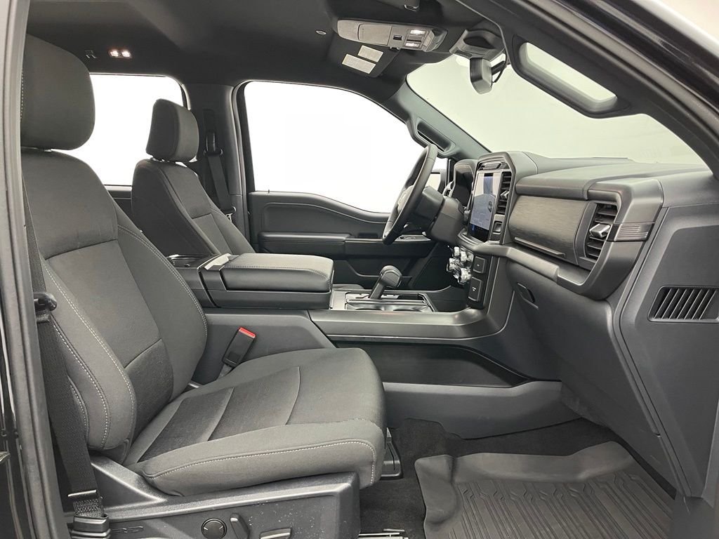 Used 2024 Black Metallic Ford XLT image 31