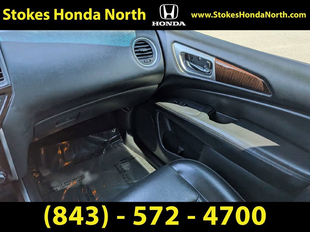 Used 2015 Silver Nissan SL image 24