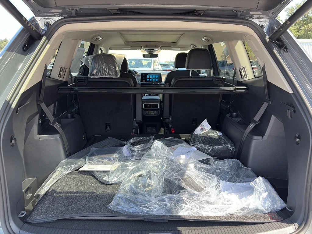 2026 Volkswagen Atlas SEL Premium R-Line - Photo 13