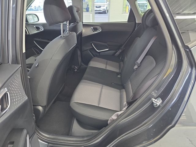 Used 2025  Kia LX image 10
