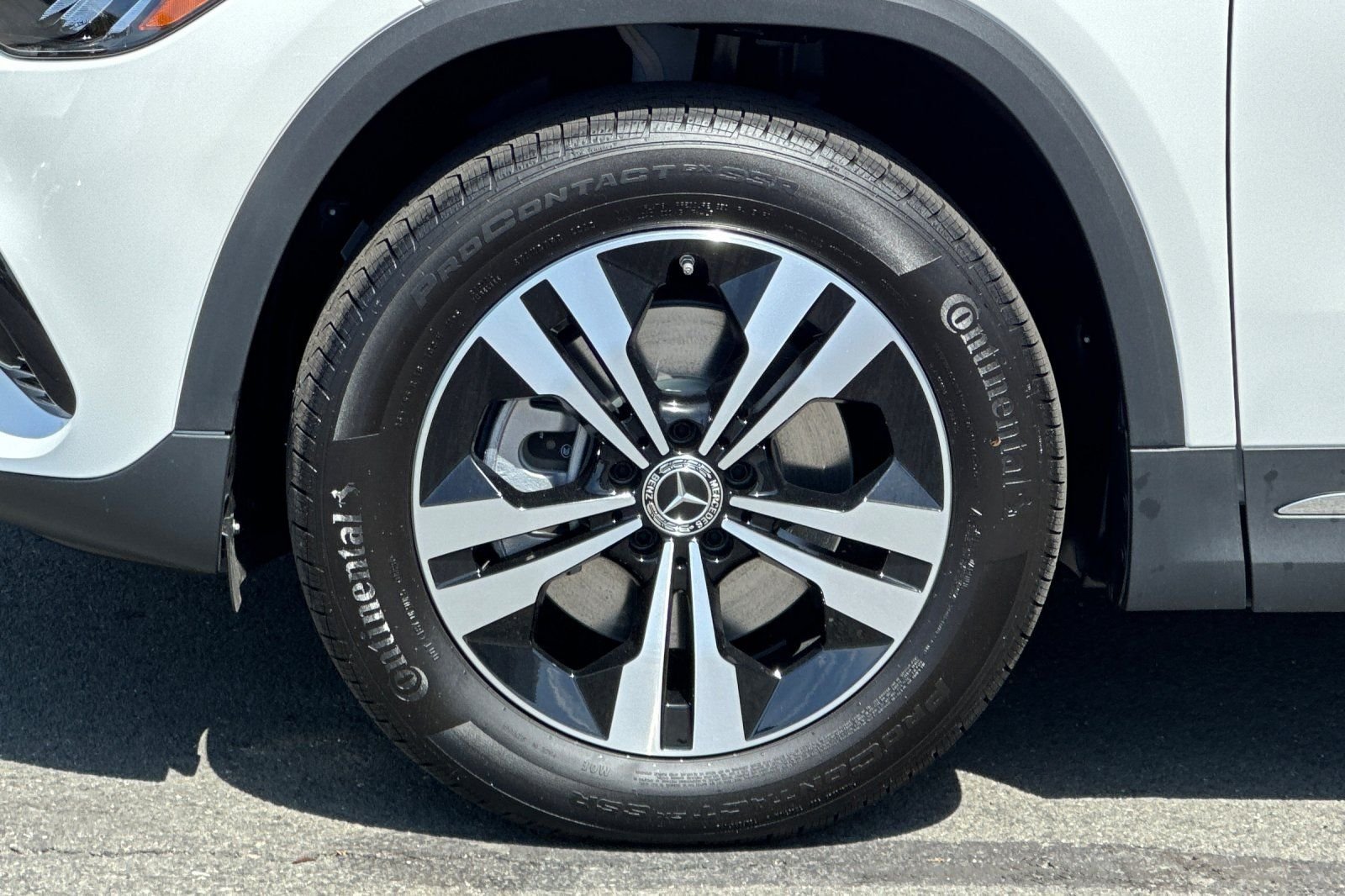 New 2026 White Mercedes-Benz GLA 250 image 25