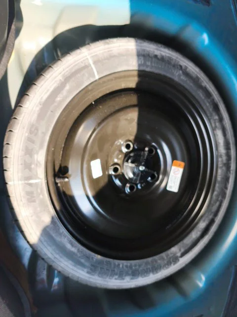 Used 2019 Blue Ford SE image 34