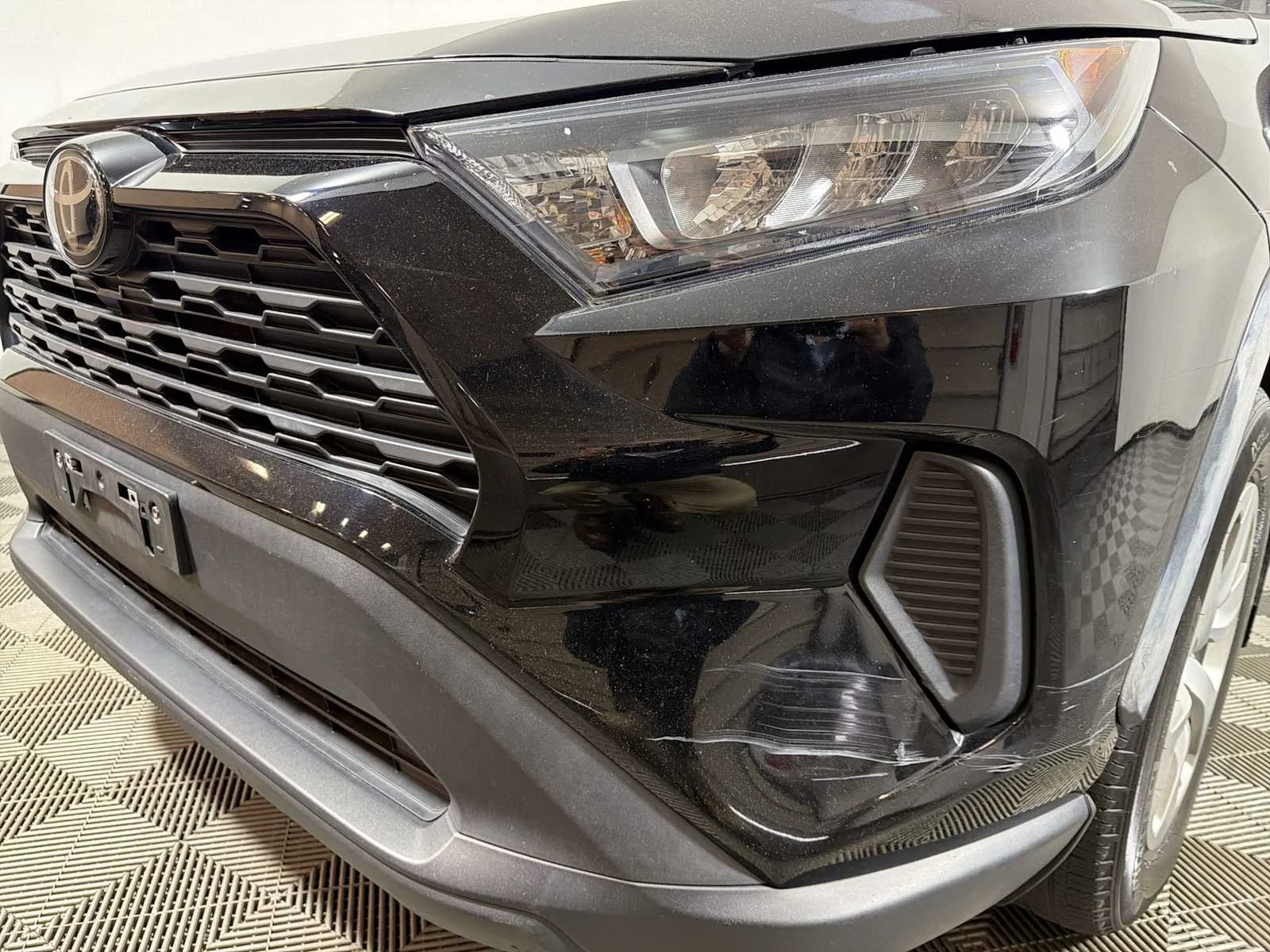 Used 2022 Midnight Black Metallic Toyota LE image 22