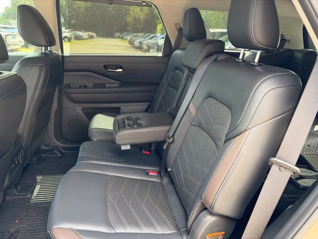 Used 2023 Beige Nissan Platinum image 26