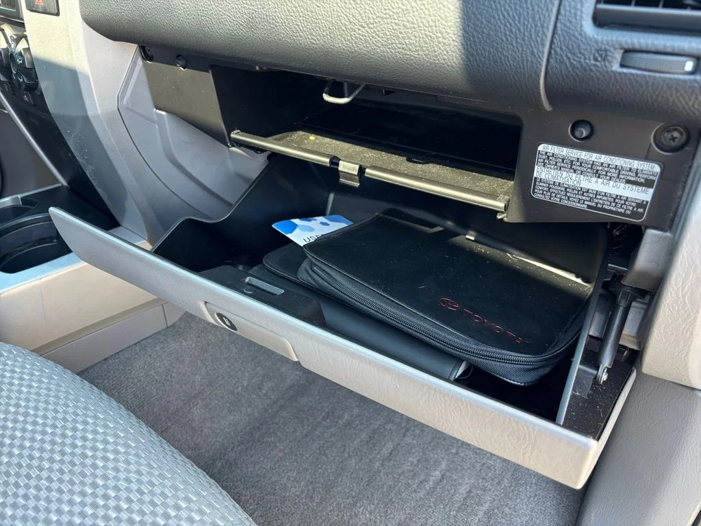 Used 2008 Silver Toyota SR5 image 48
