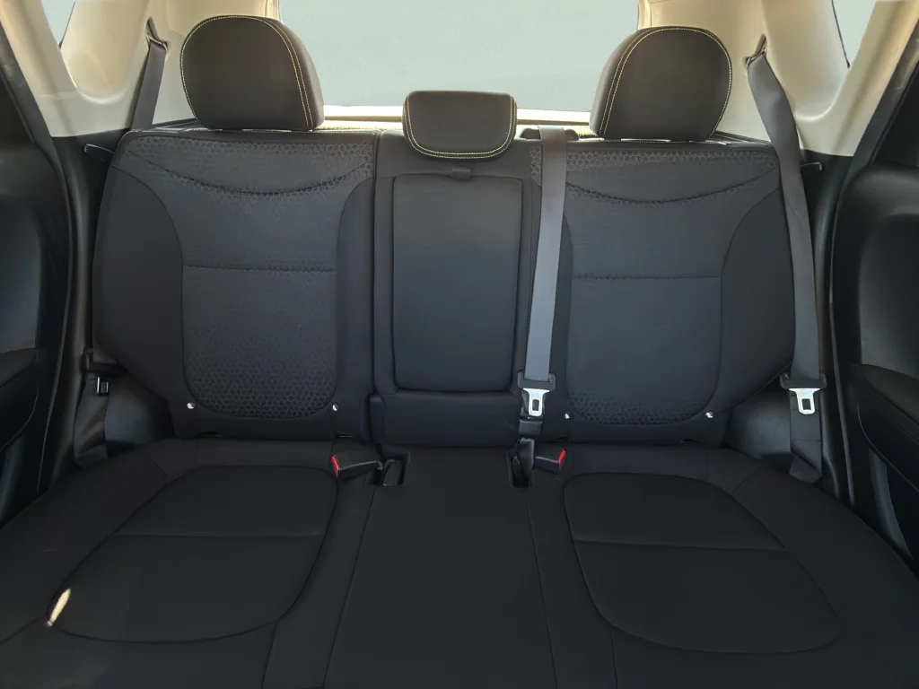 Used 2015 Clear White Kia Plus image 32