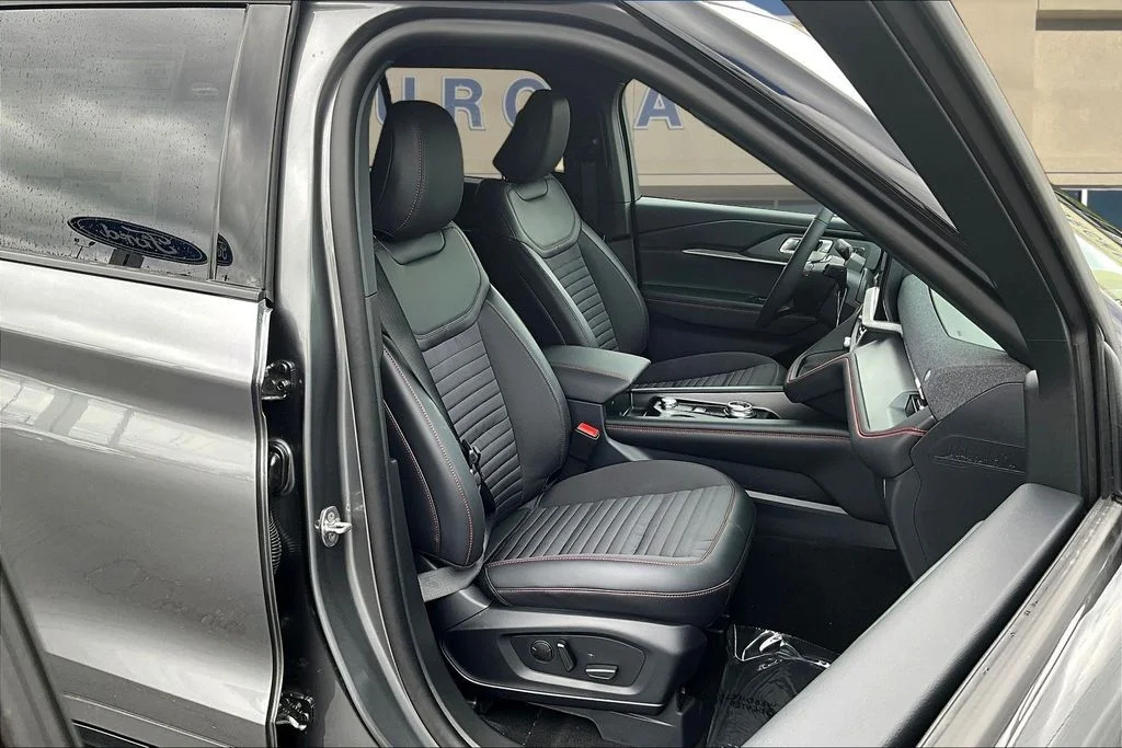 New 2026 Carbonized Gray Metallic Ford ST-Line image 11