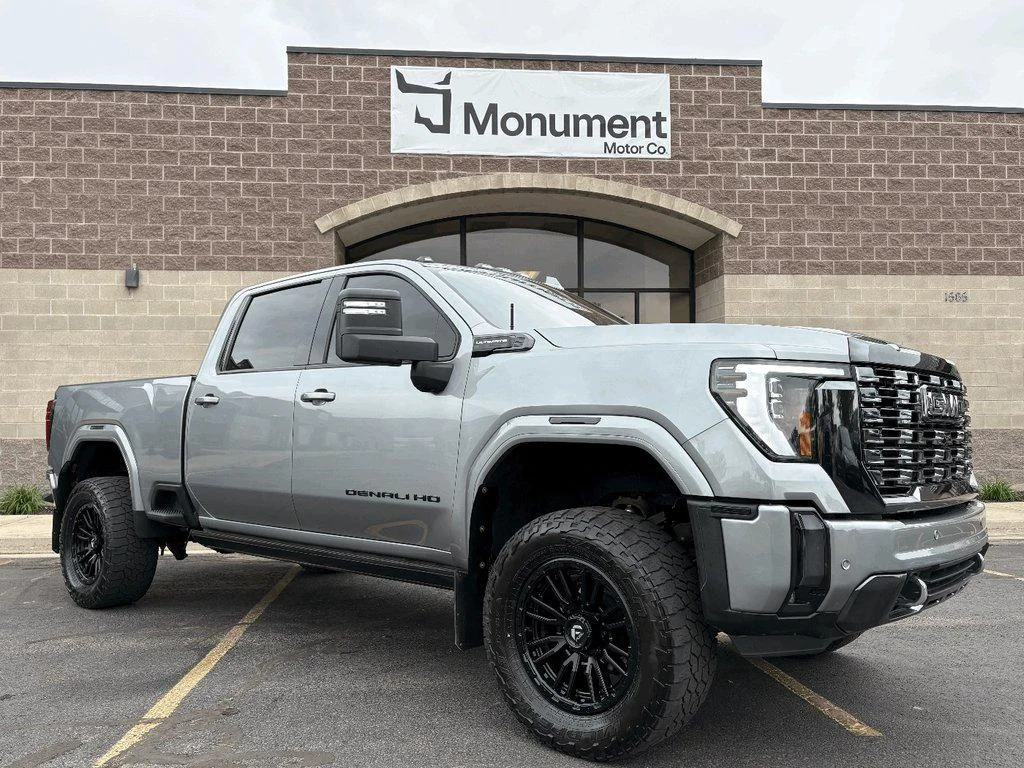 2024 GMC Sierra Denali Ultimate 4WD Crew Cab Long Box's photo