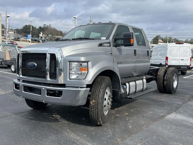 New 2026 Silver Ford Base image 5