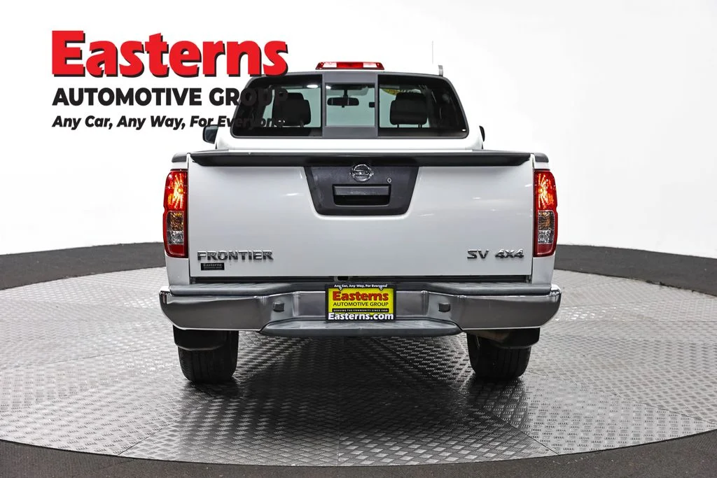 Used 2021 White Nissan SV image 6