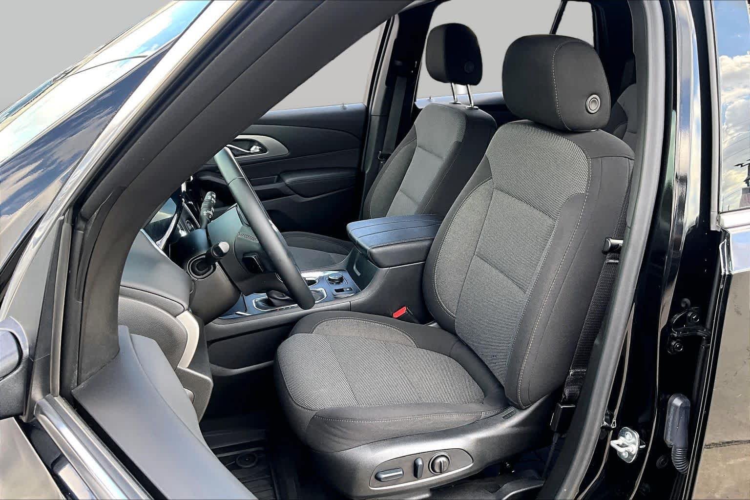 Used 2023 Mosaic Black Metallic Chevrolet LT Cloth image 8
