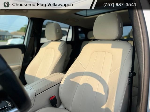 Used 2023 Polar White Mercedes-Benz GLA 250 4MATIC® image 21