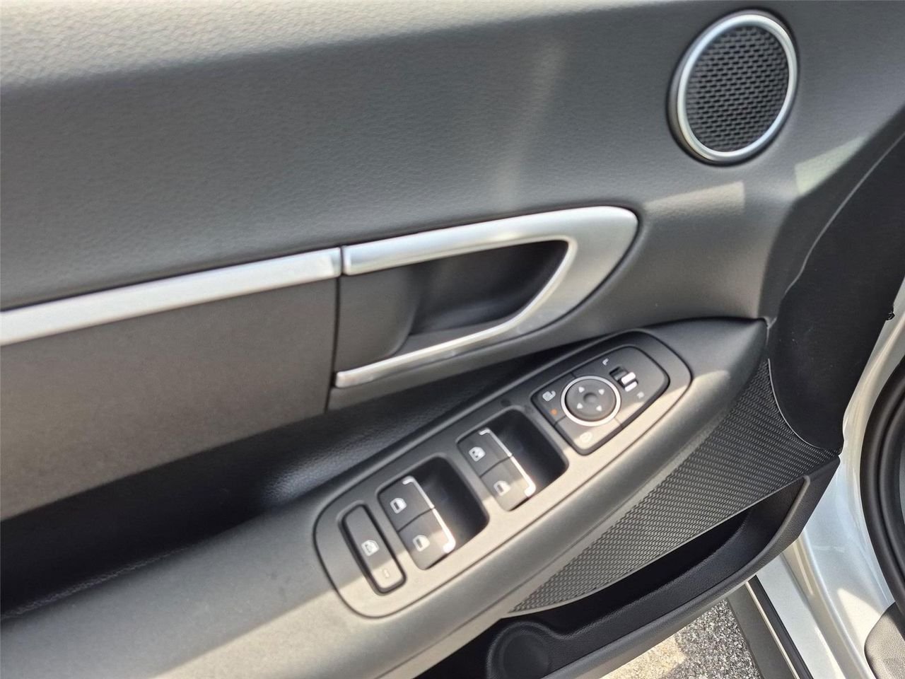 New 2026 Aero Silver Hyundai SE image 16