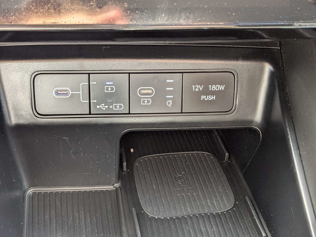 Used 2025 Green Hyundai SEL image 28