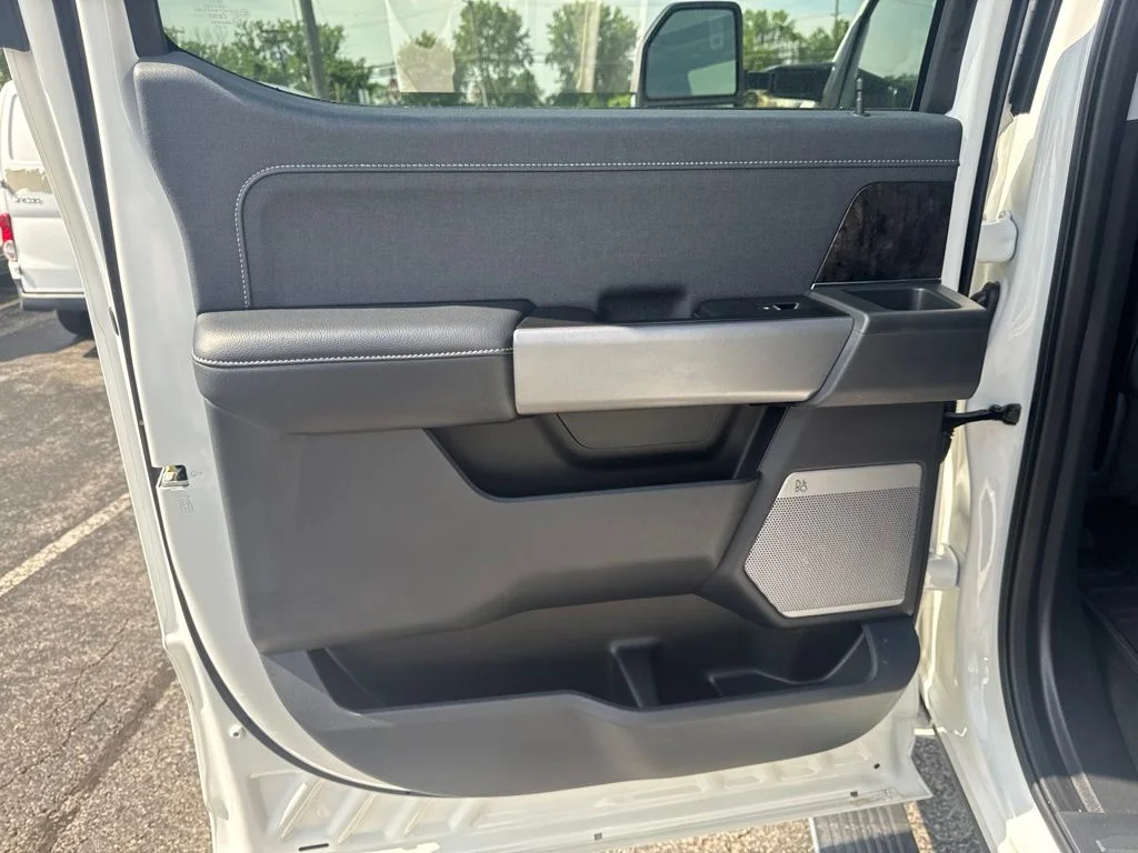 2025 Ford F-350 Super Duty Lariat - Photo 35