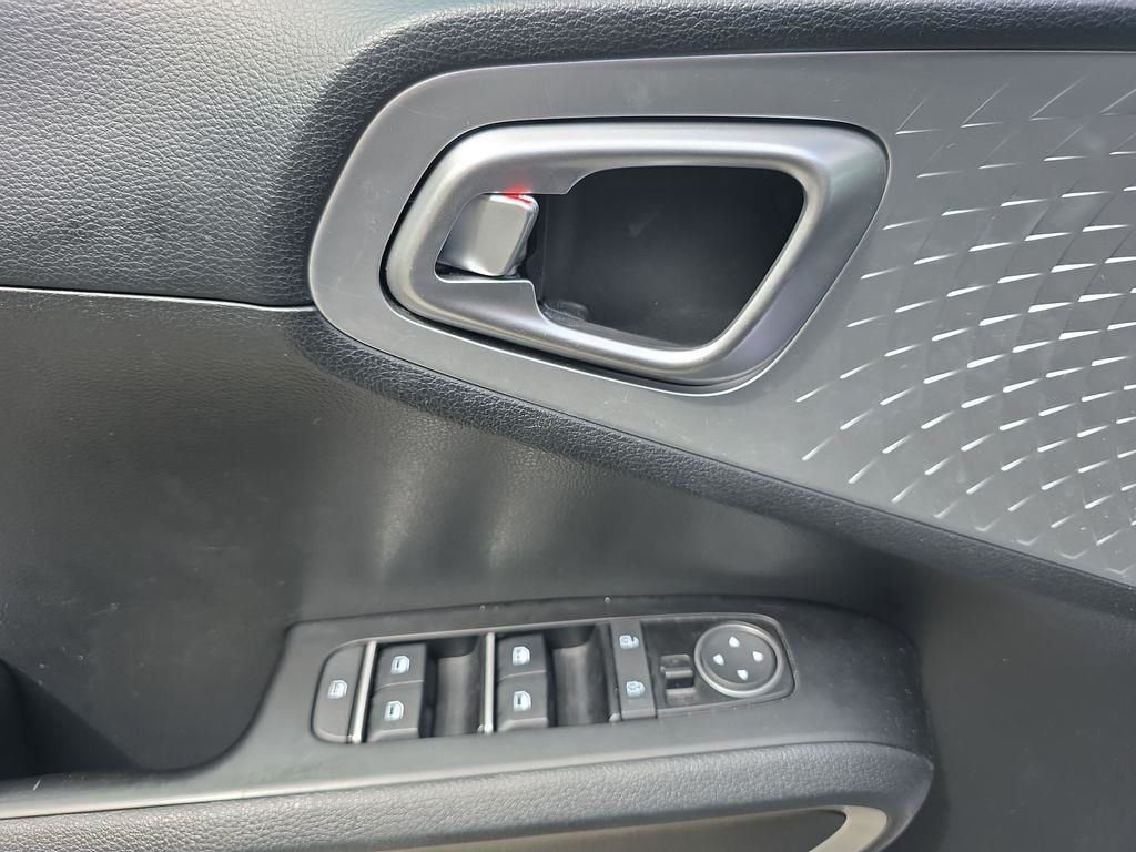 2025 Kia Soul LX - Photo 21