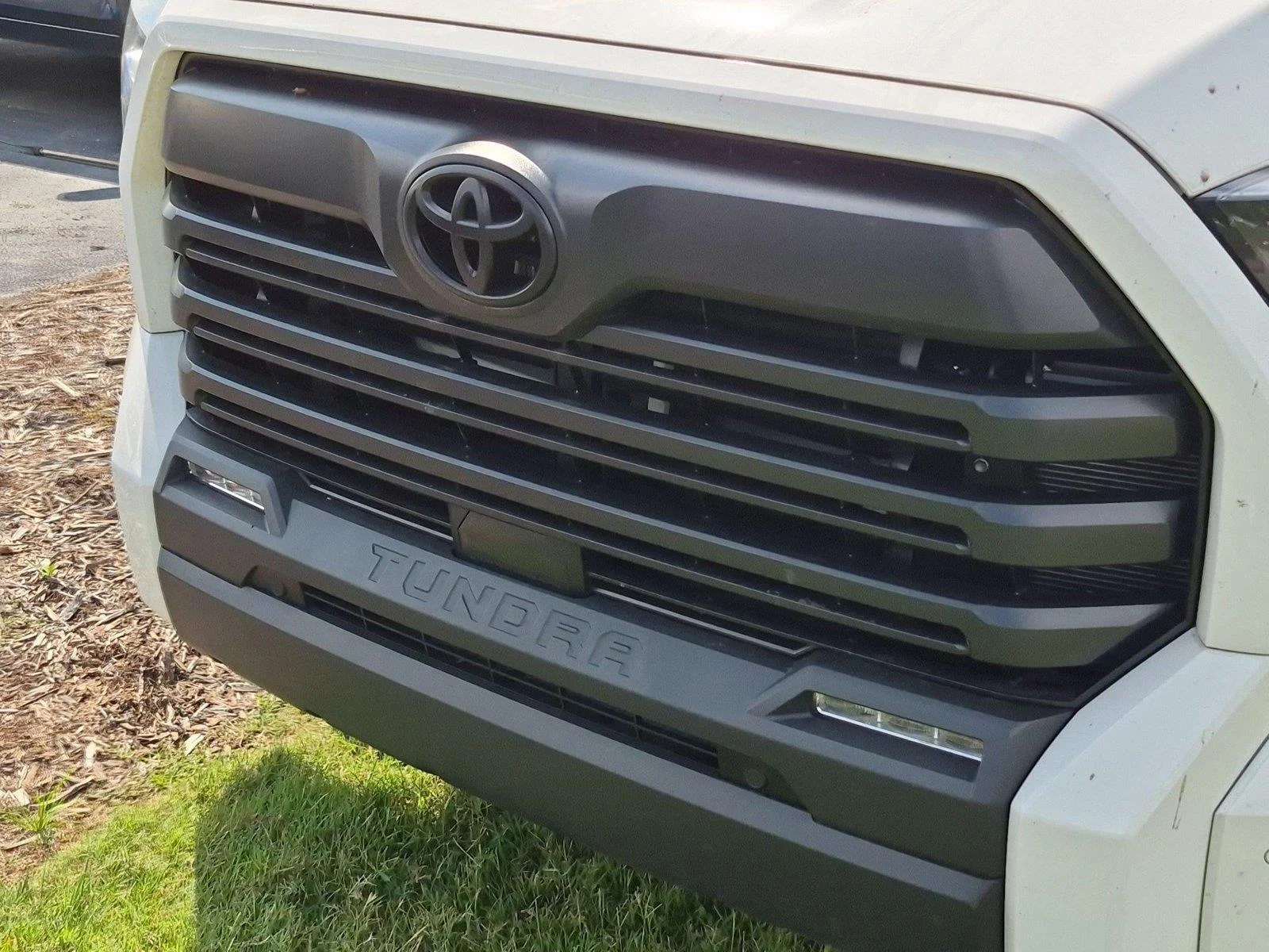 Used 2024 Ice Cap Toyota SR5 image 13