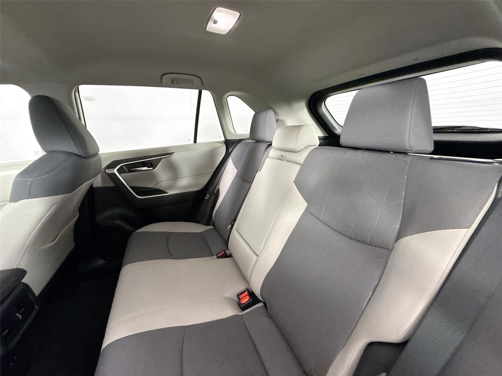 Used 2022 Silver Sky Metallic Toyota XLE image 27