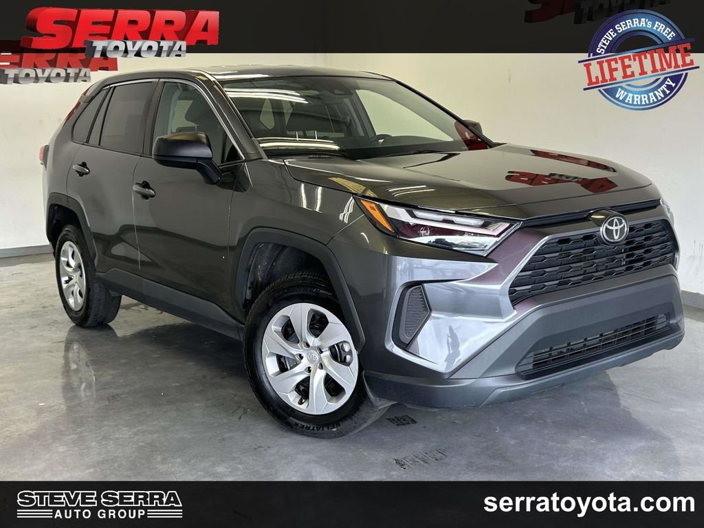 2023 Toyota RAV4 LE FWD's photo