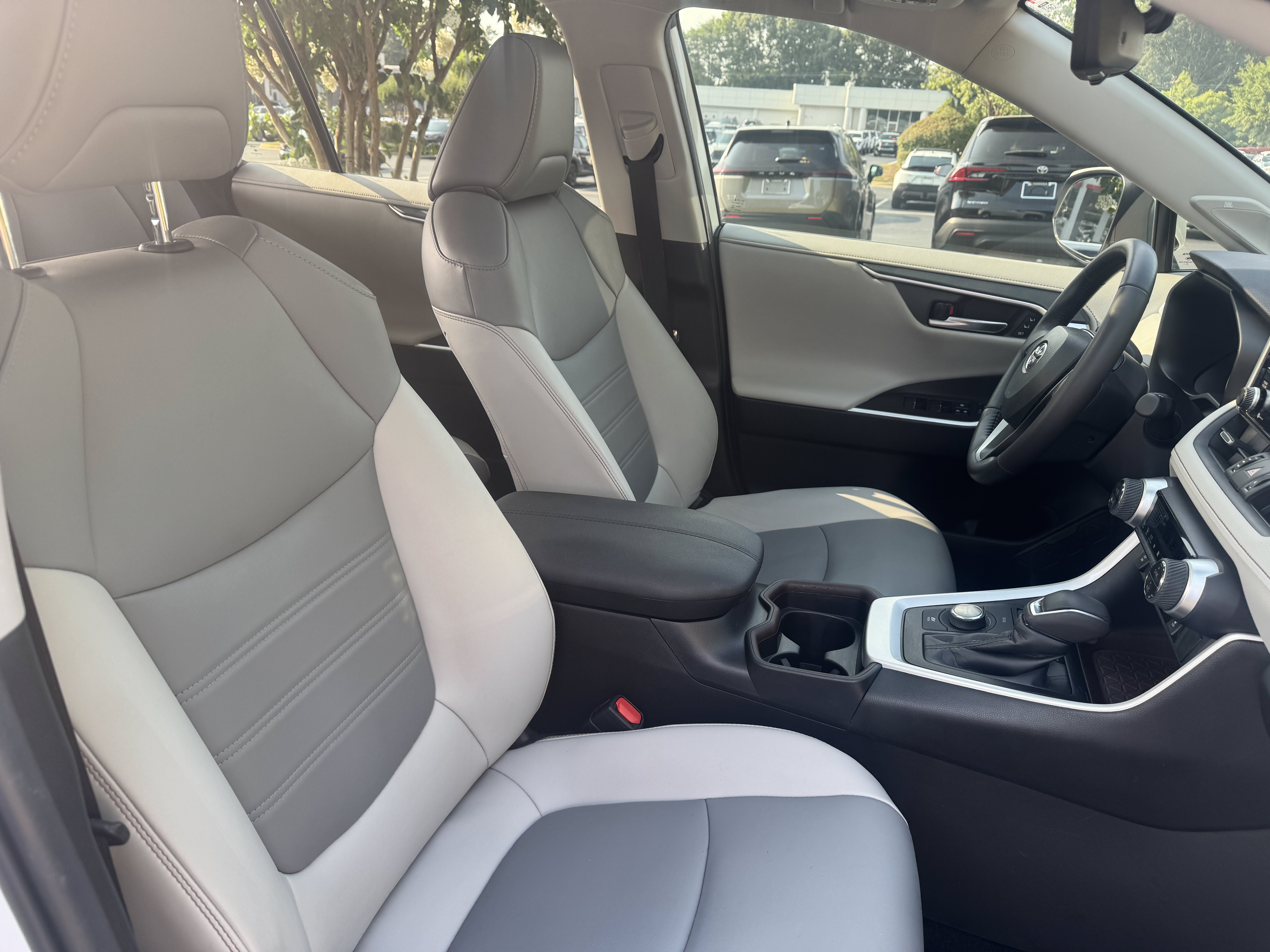 Certified Used 2020 Blizzard Pearl Toyota Hybrid Limited image 21