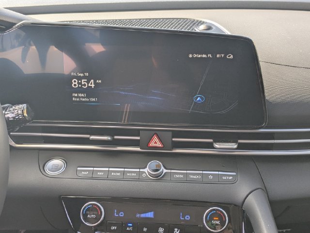 Used 2025 Gray Hyundai SEL Convenience image 18
