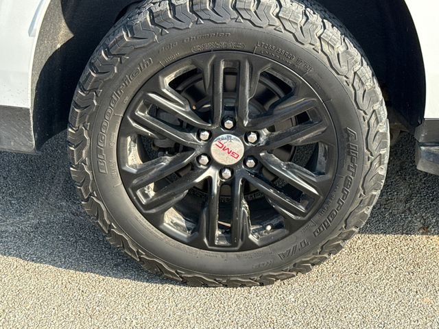 Used 2021 White GMC SLT image 7