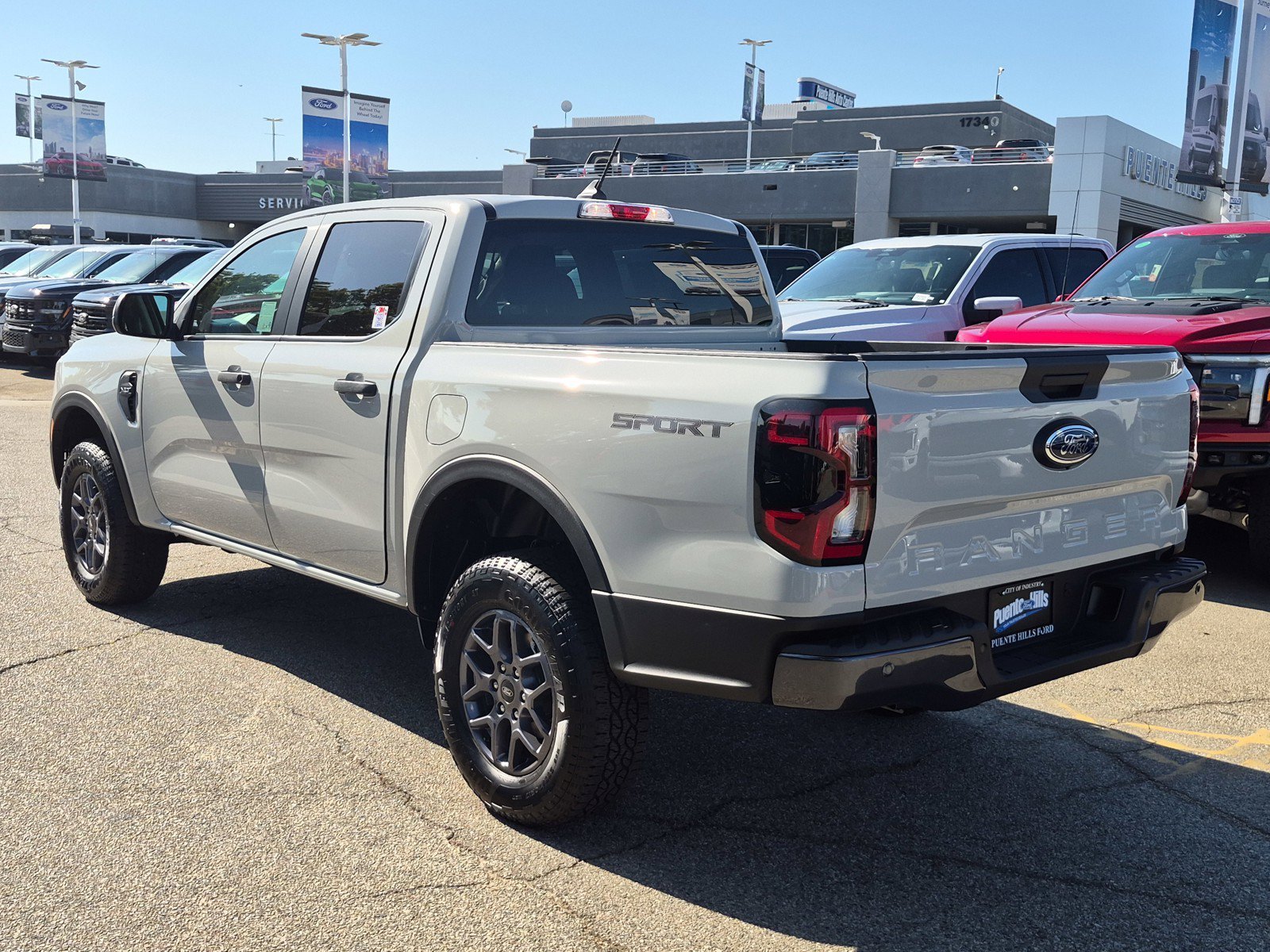 New 2026 Avalanche Ford XLT image 5