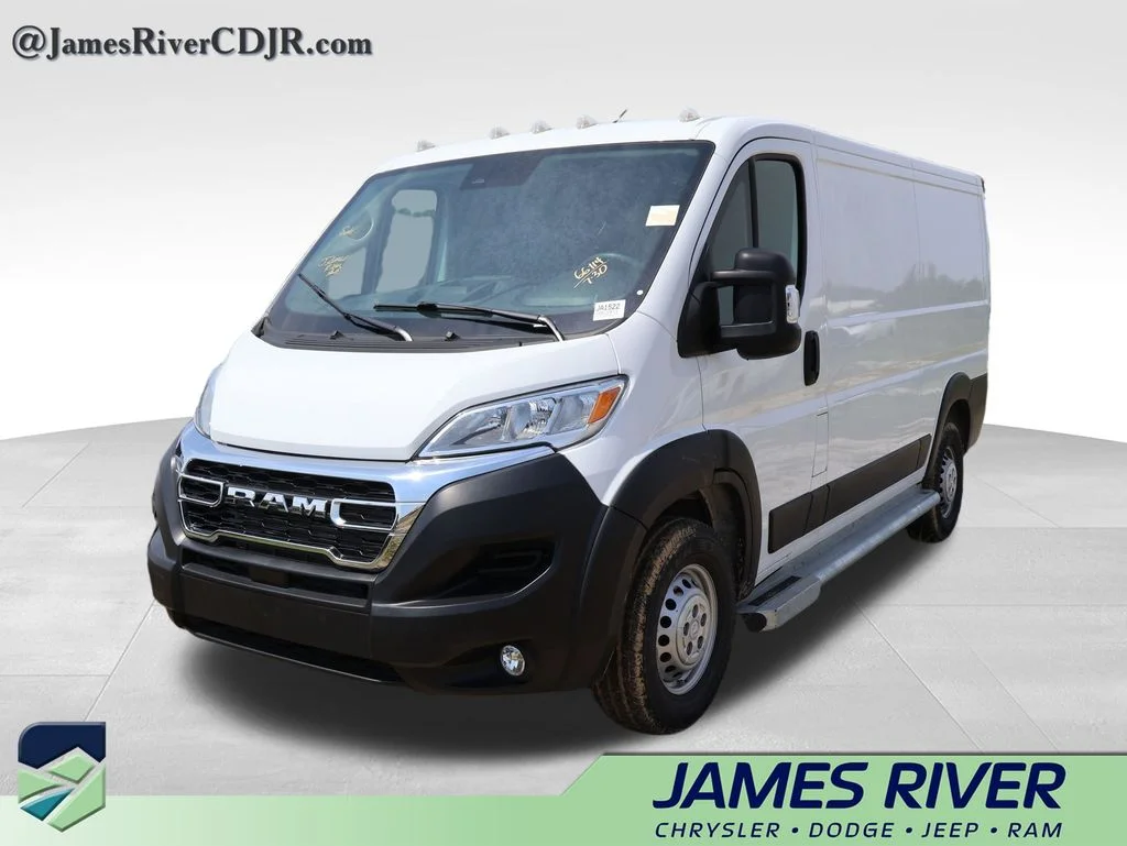 Used 2025 White Ram Base image 1
