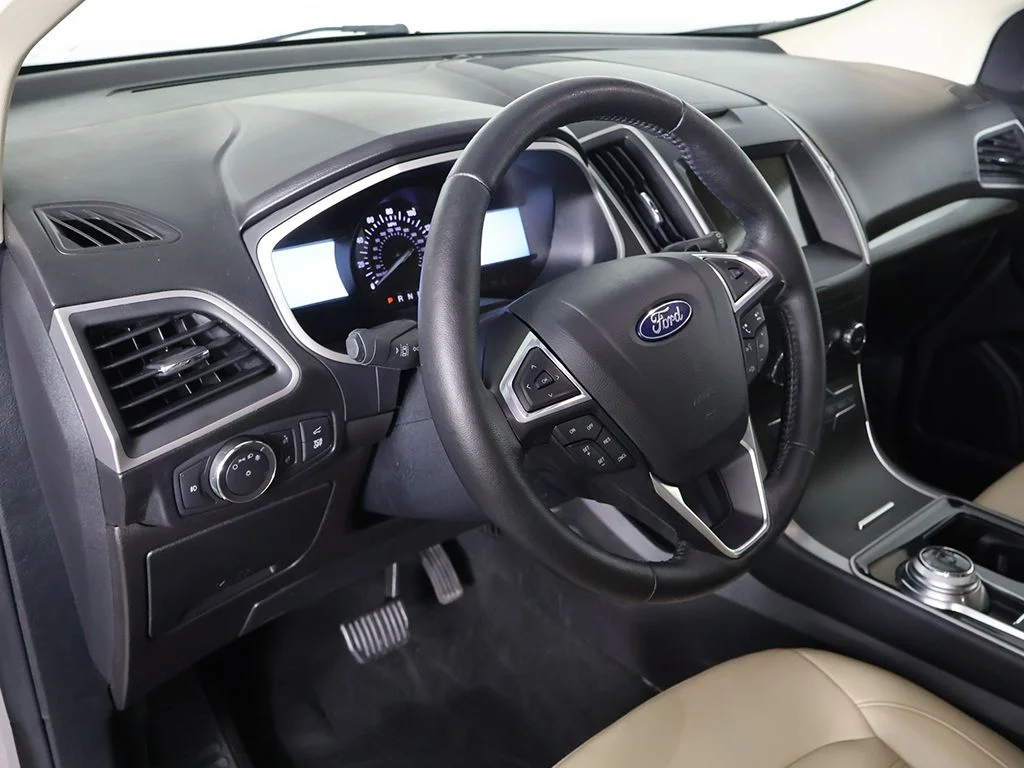 Used 2019 White Ford SEL image 24