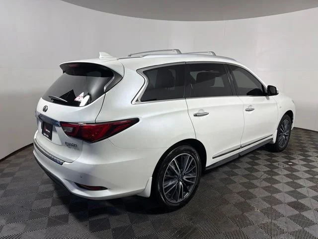 Certified Used 2019 White INFINITI LUXE image 15