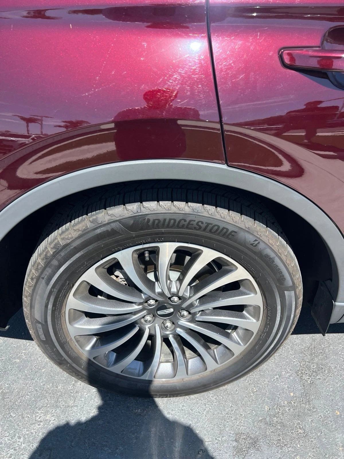 Used 2020 Red Lincoln Reserve image 5