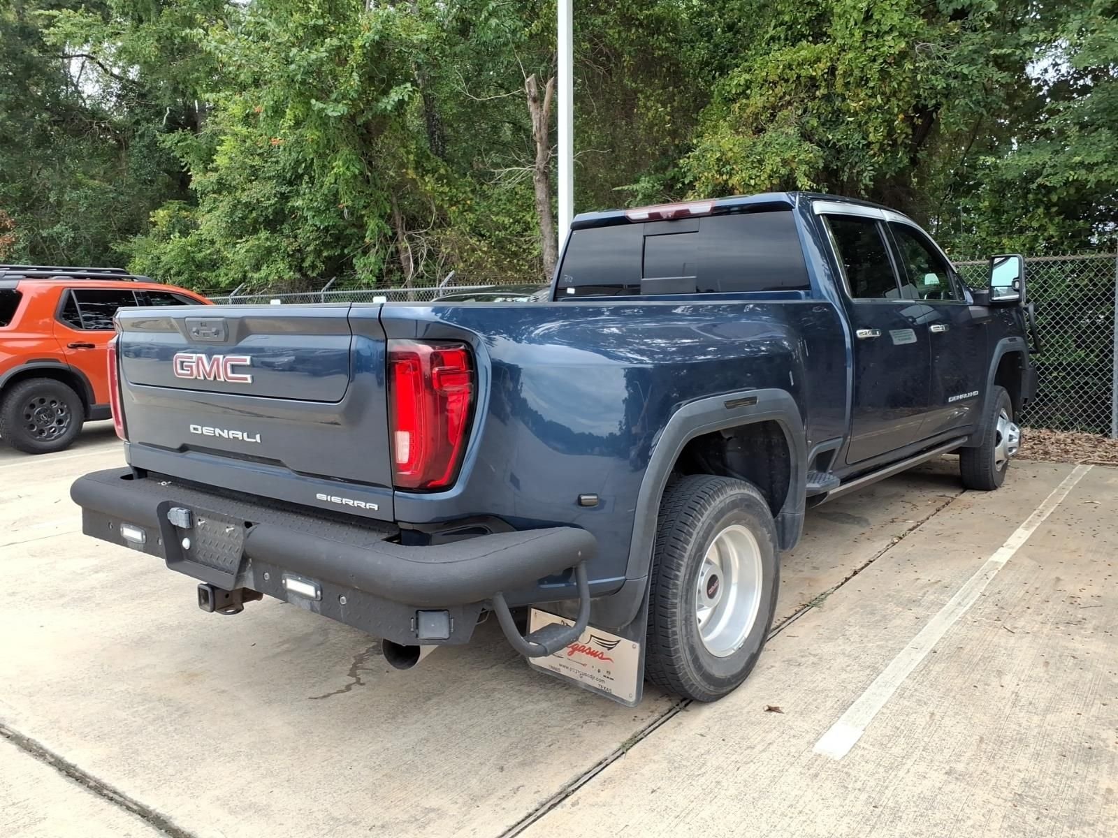 Used 2021 Pacific Blue Metallic GMC Denali image 10