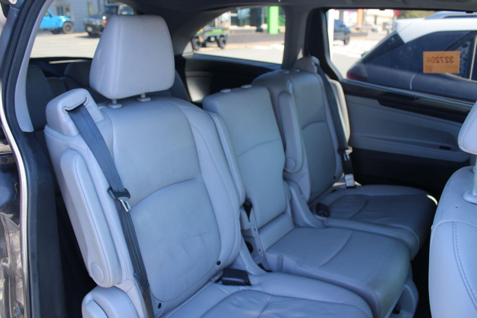 Used 2019  Honda EX-L image 5