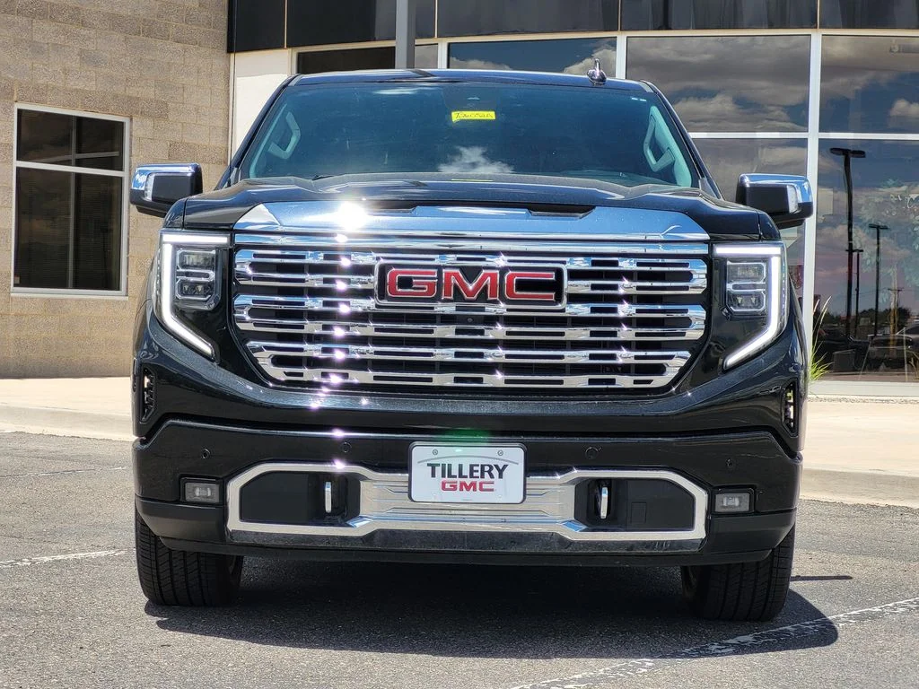 Used 2022 Onyx Black GMC Denali image 3